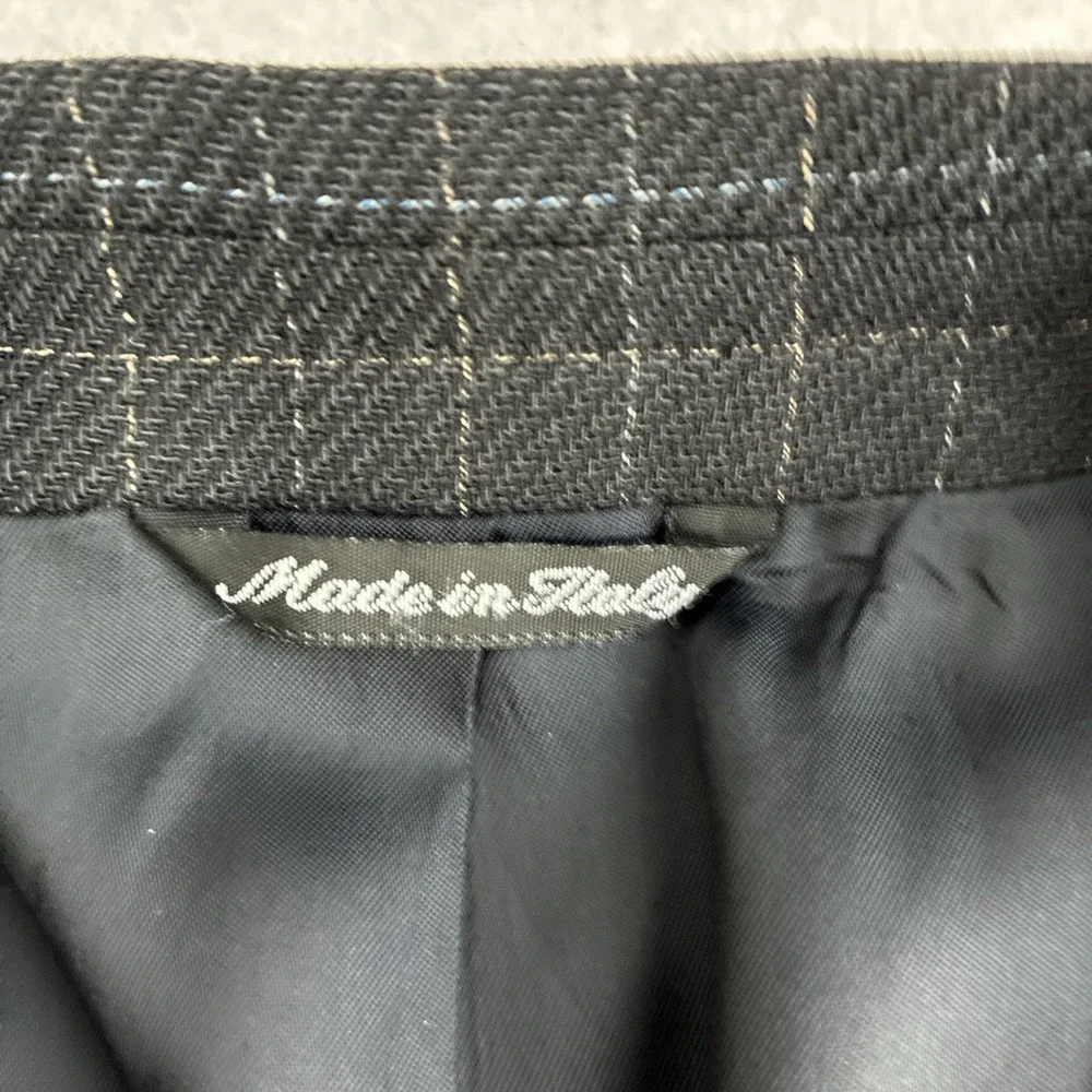 Zanella features style